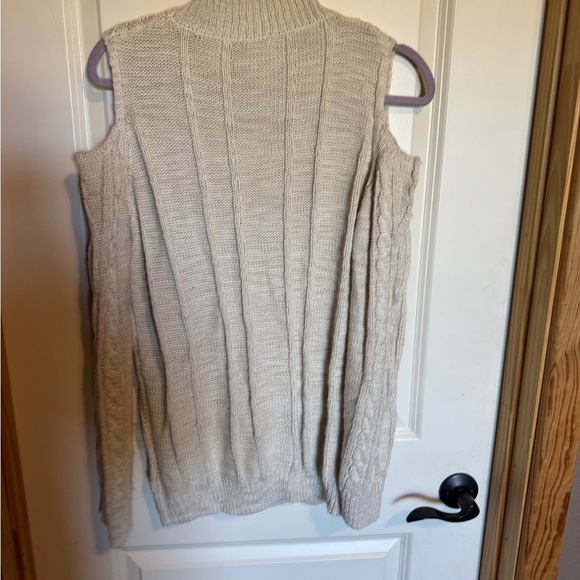 LovebyDesign Women's Cream Cable Knit Sweater Size XL Cold Shoulder - Picture 3 of 4
